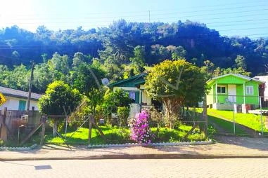 Casa de Madeira em Riozinho